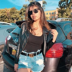 Meet your Posher, Aly